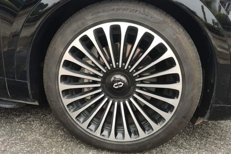 Used Hima AITO M9 2025 Extended-Range Max Version 52 kWh 6-Seater Edition Right Front Wheel Hub