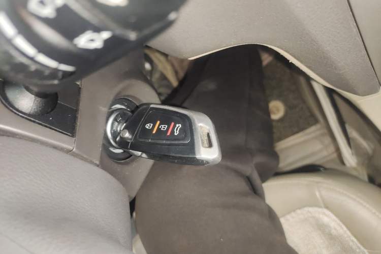 Used Ford Focus 2013 Hatchback Classic 1.8L Manual Fashion Edition
