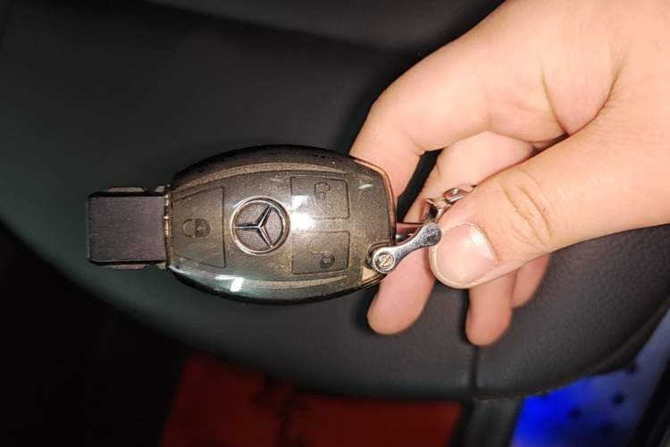 Used Mercedes-Benz Vito 2021 2.0T Elite Version 7 Seats Vehicle Key