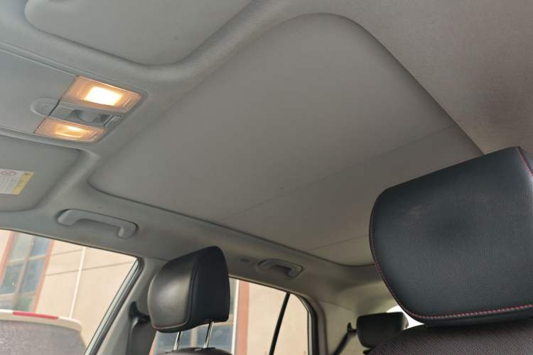 Used Hyundai ix25 2017 1.6L Automatic Smart Version Headliner