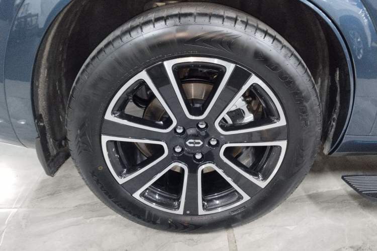 Used Hima AITO M7 2024 1.5T Intelligent Driving 4WD Ultra Version 6 Seats Right Rear Wheel Hub