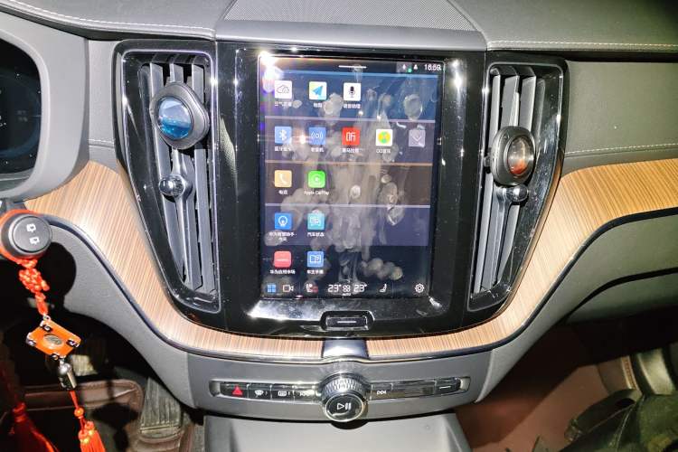 Used Volvo XC60 New Energy 2024 T8 Plug-in Hybrid Long-Range All-Wheel Drive Smart Luxury Edition
