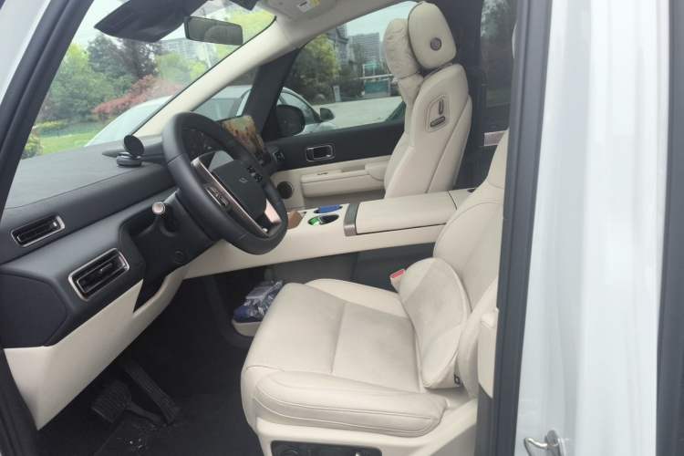 Used Li Auto MEGA 2025 Home Family Special Edition Left Front Seat