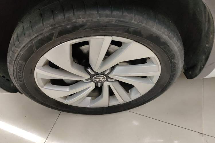 Used Volkswagen Tayron X 2020 330TSI Two-Wheel Drive Luxury Smart Connectivity Version Left Front Wheel Hub