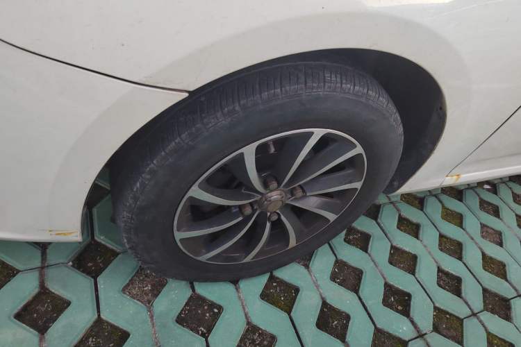 Used Baojun 610 2014 1.5L manual standard version