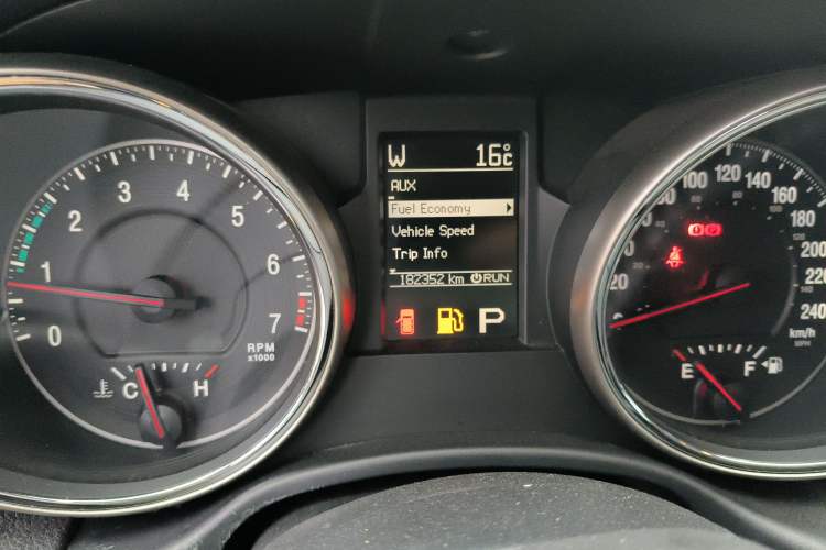 Used Jeep Grand Cherokee 2011 3.6L Luxury Edition
