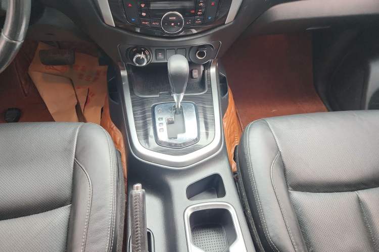 Used Nissan Terra 2018 2.5L Automatic 4x4 Flagship Edition Gear Lever
