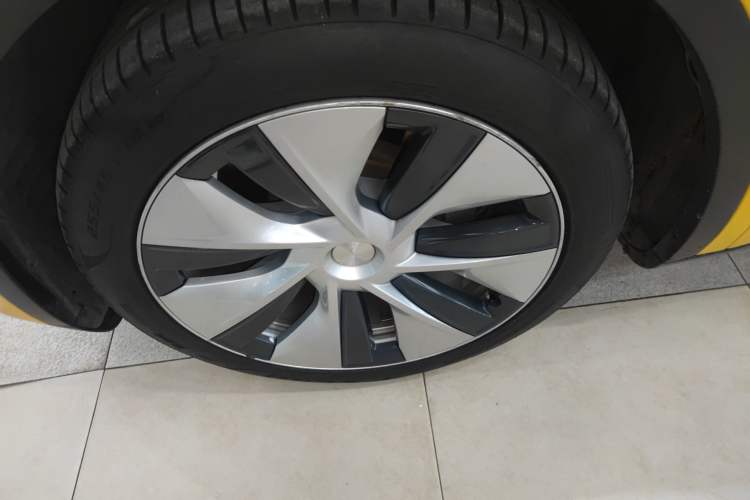 Used Tesla Model Y 2021 Long-Range All-Wheel-Drive Version