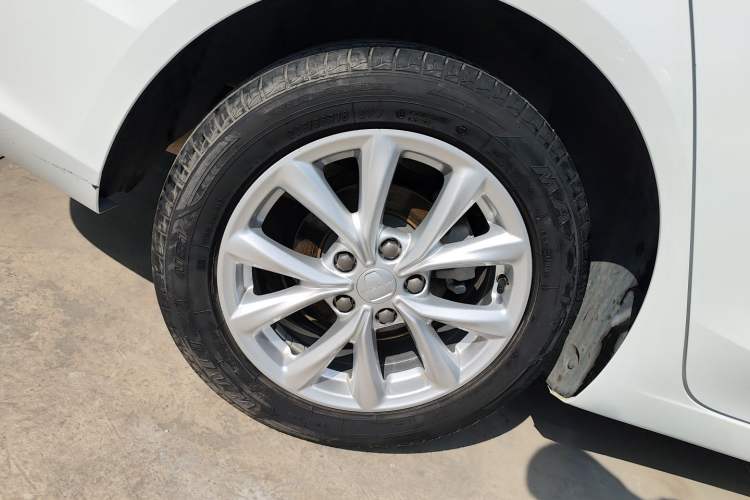 Used Roewe i5 2020 1.5L Manual 4G Connect Luxury Edition
