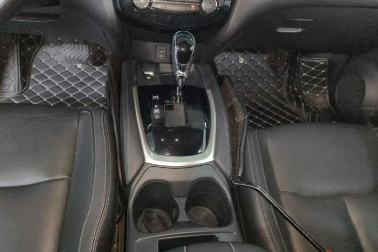 Used Nissan X-Trail 2019 2.0L CVT Smart Connect Comfort Edition 2WD Gear Lever