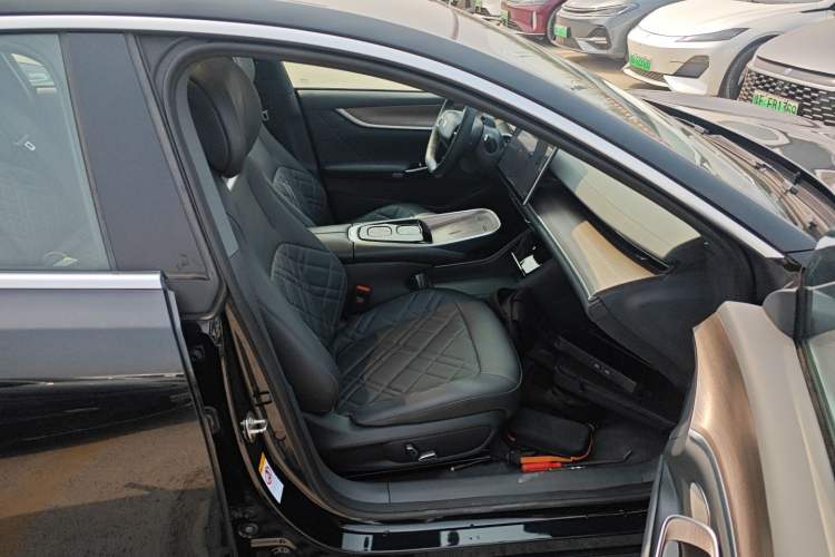 Used CHANGAN NEVO A07 2024 Pure Electric "True Fragrance" Edition 515 Prestige Model Right Front Seat