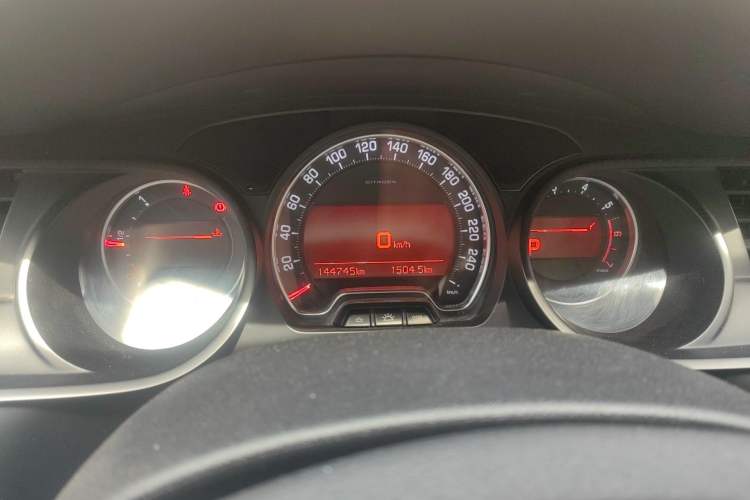 Used Citroen C5 2014 1.6T Automatic Luxury Model Instrument Cluster