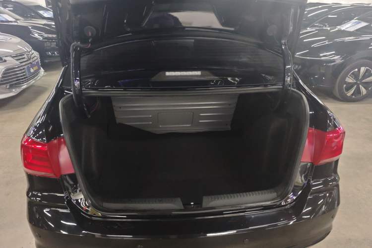 Used Volkswagen Santana 2019 1.5L Automatic Fashion Edition China VI Trunk