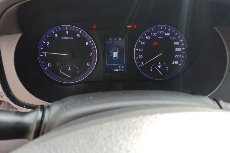 Used Hyundai Mistra 2014 1.8L Manual Comfort GL Model Odometer Close Up