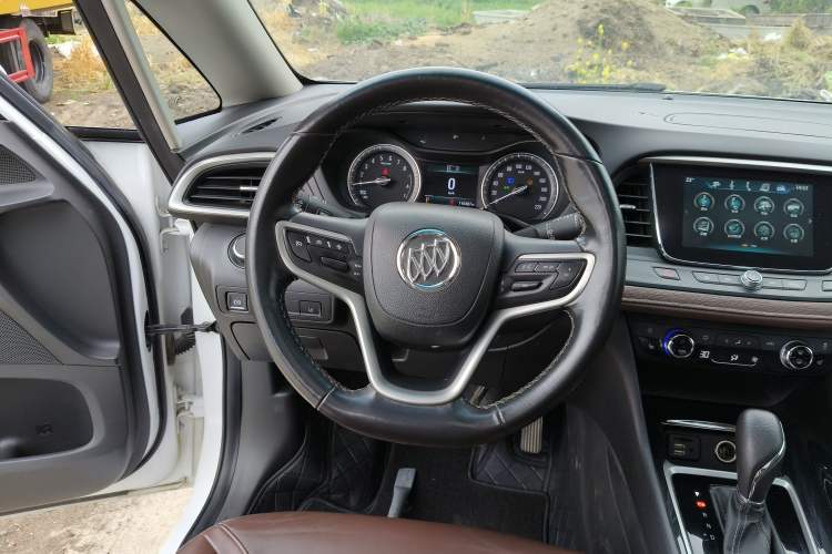 Used Buick GL6 2018 18T 6-Seater Luxury Model Steering Wheel