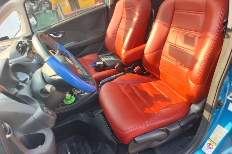 Used Honda Fit 2011 1.5L automatic panoramic sunroof version
