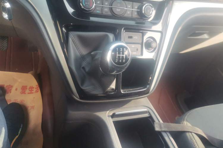 Used JAC Refine M3 2022 1.8L 7-seat Standard Edition Gear Lever