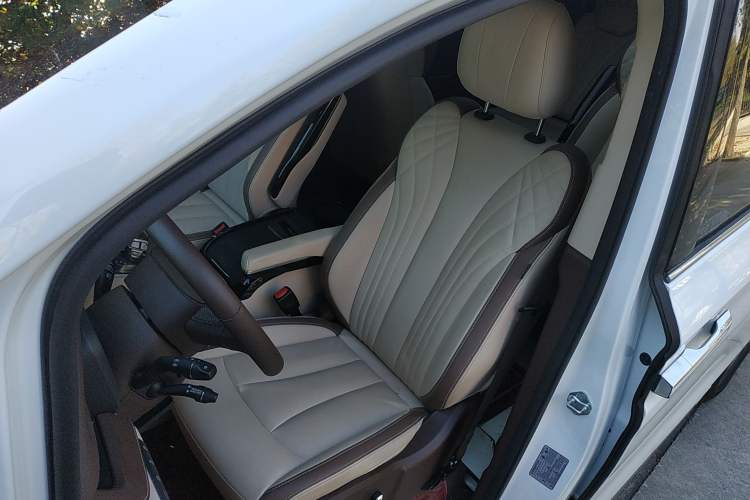 Used Bestune M9 2023 2.0T Prestige Edition
