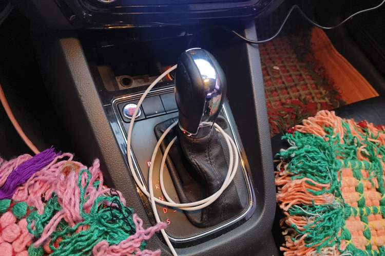 Used Volkswagen Sagitar 2015 1.6L Automatic Comfort Model Gear Lever