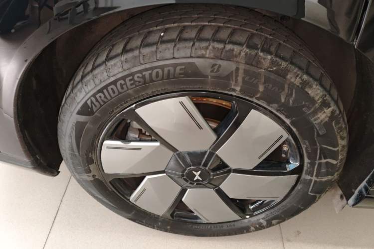 Used XPeng X9 2024 702 Ultra-Long Range Max