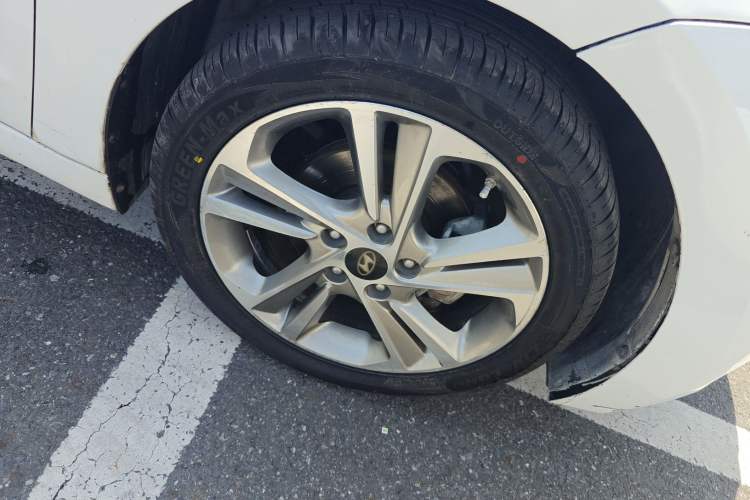 Used Hyundai Elantra (6th Generation / Lingdong) 2016 1.6L Automatic ZhiXuan – Elite Version Right Front Wheel Hub