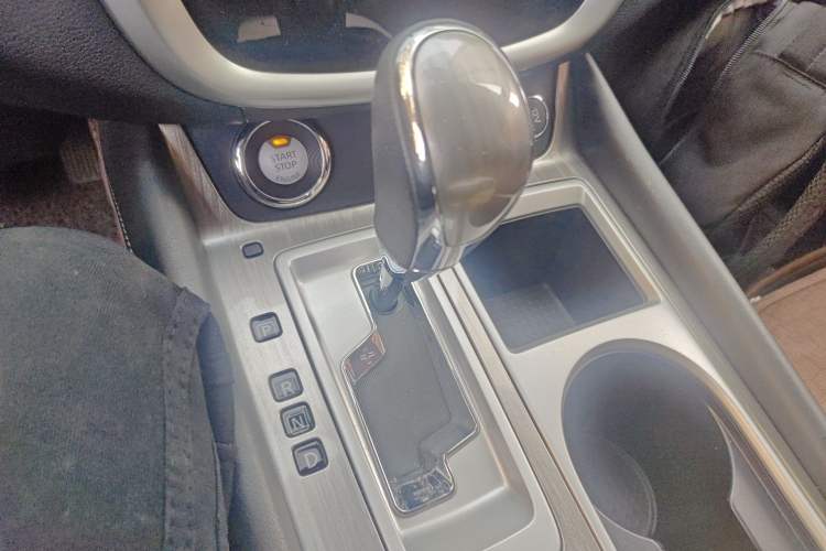 Used Nissan Murano 2019 2.5L XL Two-Wheel Drive Smart Connect Luxury Edition China VI Standard Gear Lever