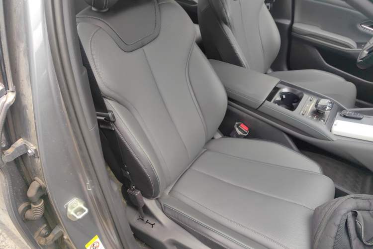 Used BYD Qin L 2025 DM-i Smart Drive 120KM Superior Model
