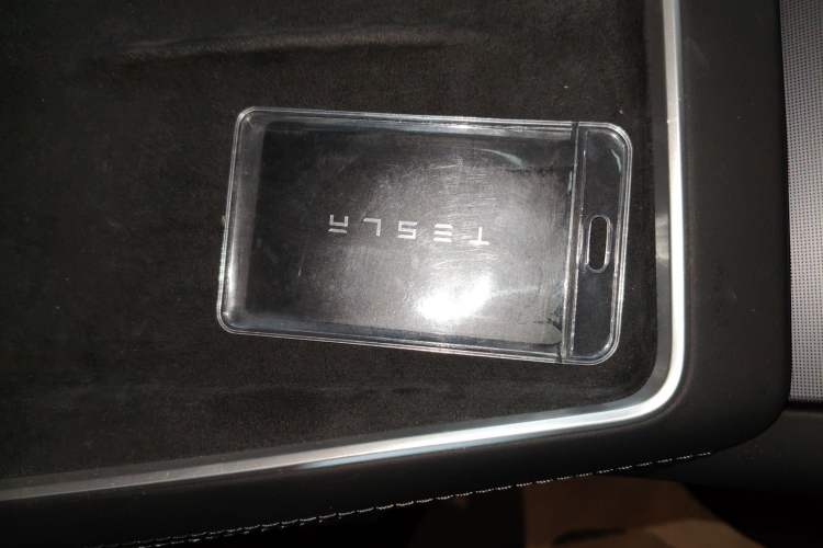 Used Tesla Model Y 2025 Rear-Wheel-Drive Version Interior 1