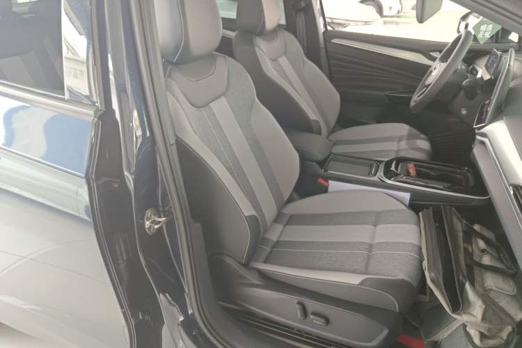 Used Volkswagen ID.4 CROZZ 2025 Pure Edition Right Front Seat