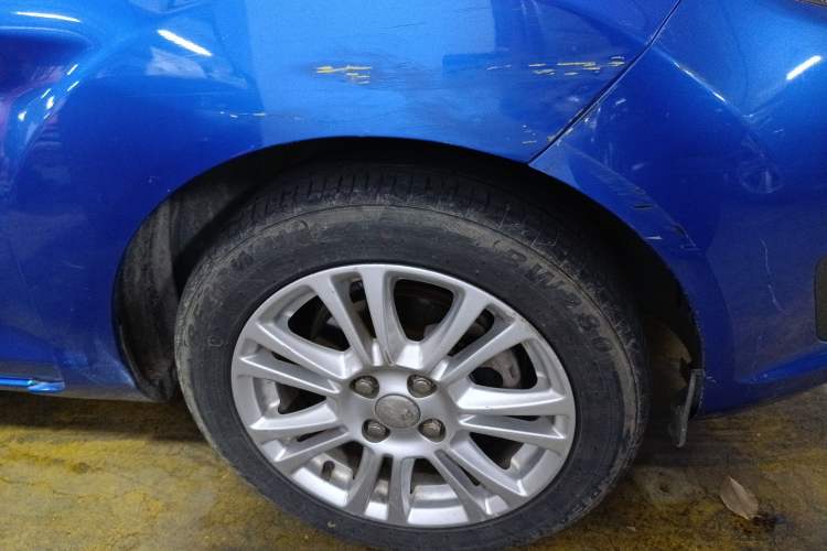 Used Ford Fiesta 2013 Hatchback 1.5L Manual Fashion Edition Right Front Wheel Hub