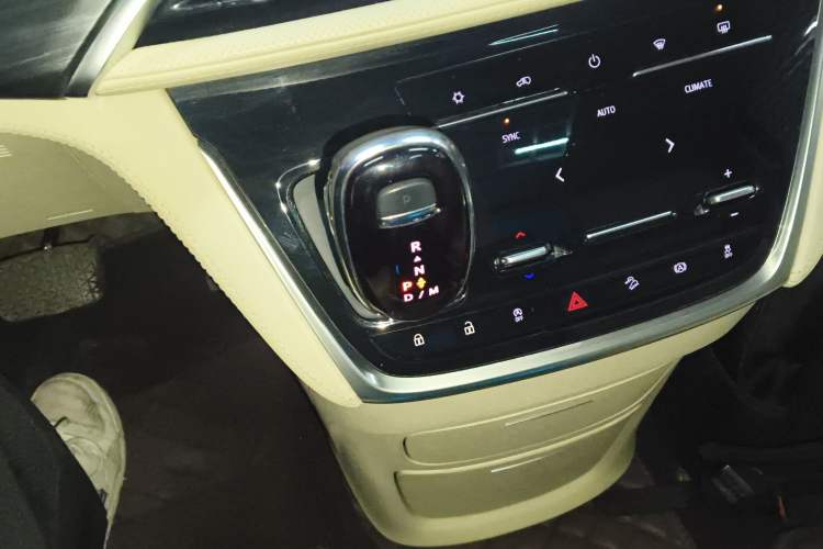 Used Buick GL8 2023 ES Lu Zun Deluxe Model