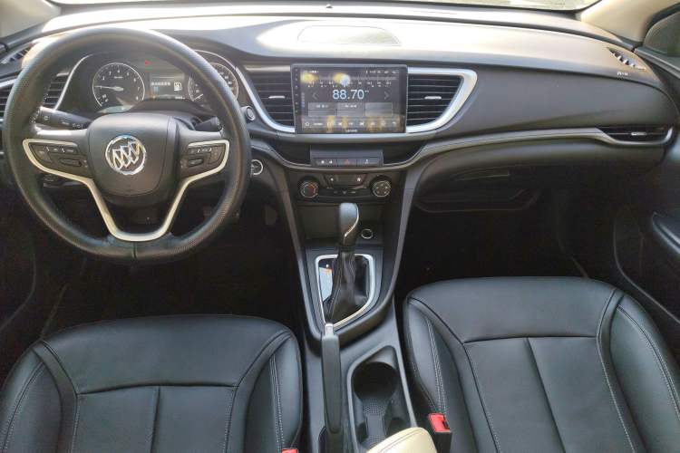 Used Buick Excelle GX 2018 18T Automatic Elite Model Center Console