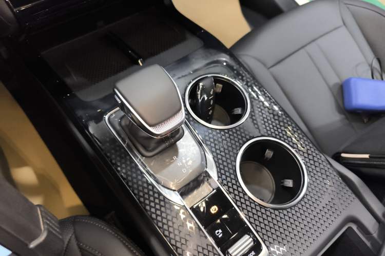 Used Hongqi HS3 PHEV 2024 PHEV 115km Jingwei Edition