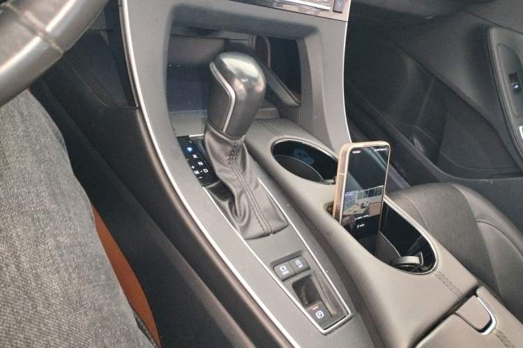 Used Toyota Avalon 2022 2.0L XLE Premium Edition
