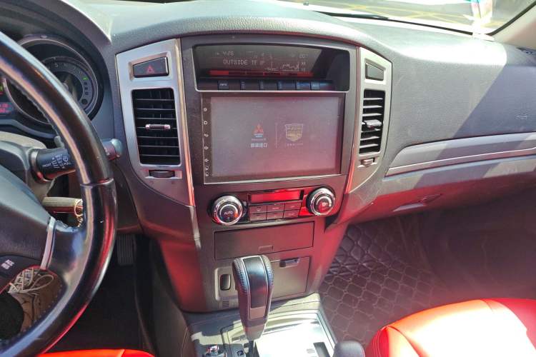 Used Mitsubishi Pajero (Import) 2018 3.0L Automatic Standard Edition
