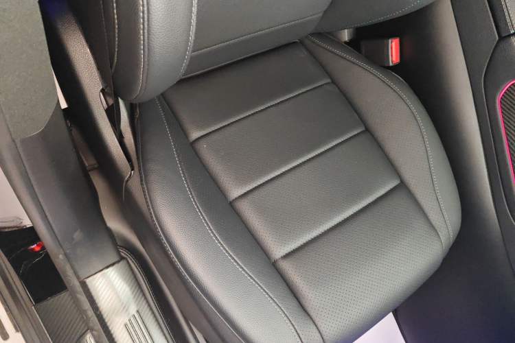 Used Mercedes-Benz GLE Coupe 2020 GLE 350 4MATIC Coupe SUV Fashion Model Right Front Seat