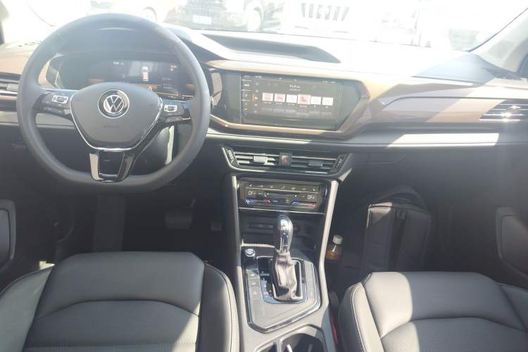 Used Volkswagen Tharu 2022 280TSI Two-Wheel-Drive Luxury Edition