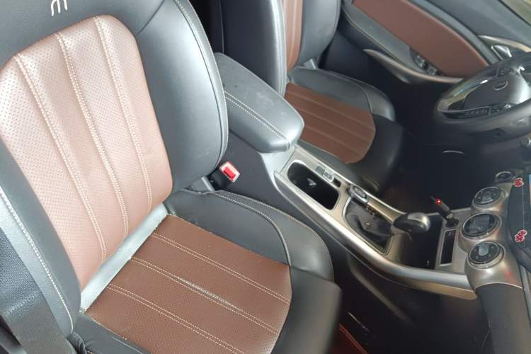 Used BYD Song 2016 Gaishi Edition 1.5TID Automatic Luxury Model
