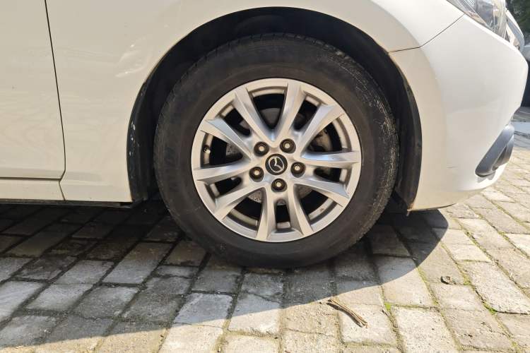 Used Mazda Mazda 3 Axela 2016 Sedan 1.5L Automatic Comfort Model
