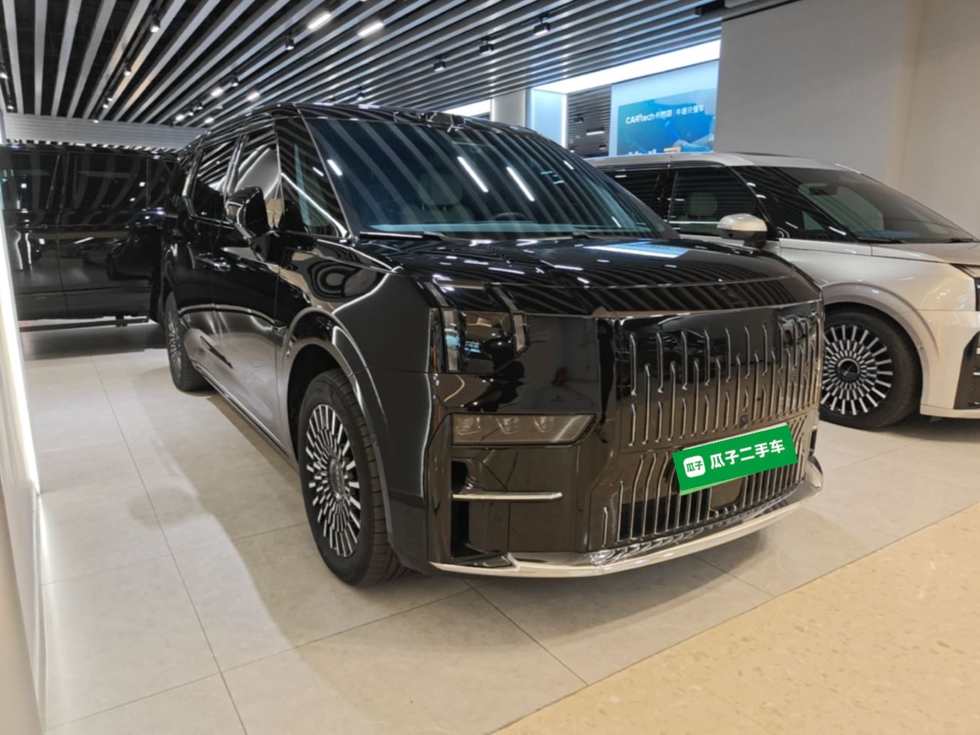 Zeekr 009 2024 7-Seater Walk-Through Version Four-Wheel Drive 108 kWh — снимка 3