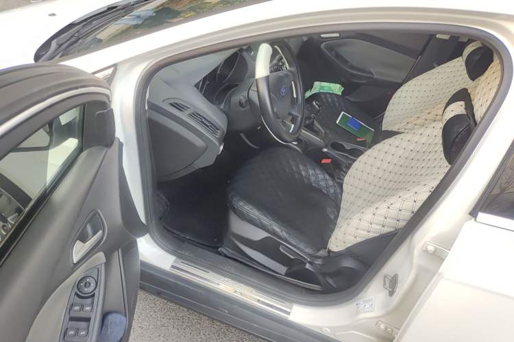 Used Ford Focus 2012 Hatchback 1.6L Manual Comfort Model