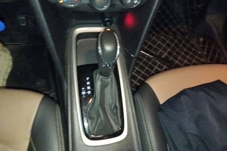 Used Chevrolet Monza 2022 320 Automatic Enjoyment Sunroof Version Gear Lever