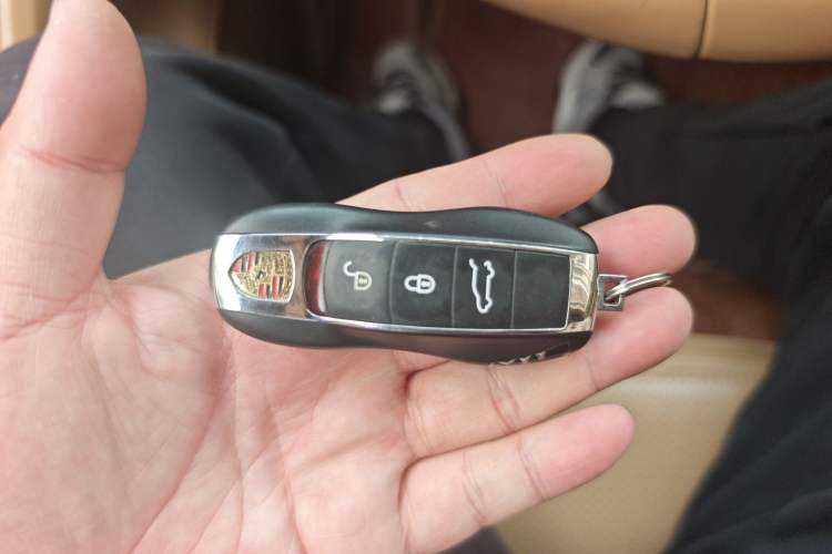 Used Porsche Cayenne 2011 3.6L automatic transmission U.S. specification
