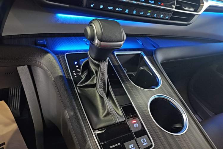 Used Toyota Granvia 2022 2.5L Hybrid Flagship Edition Gear Lever