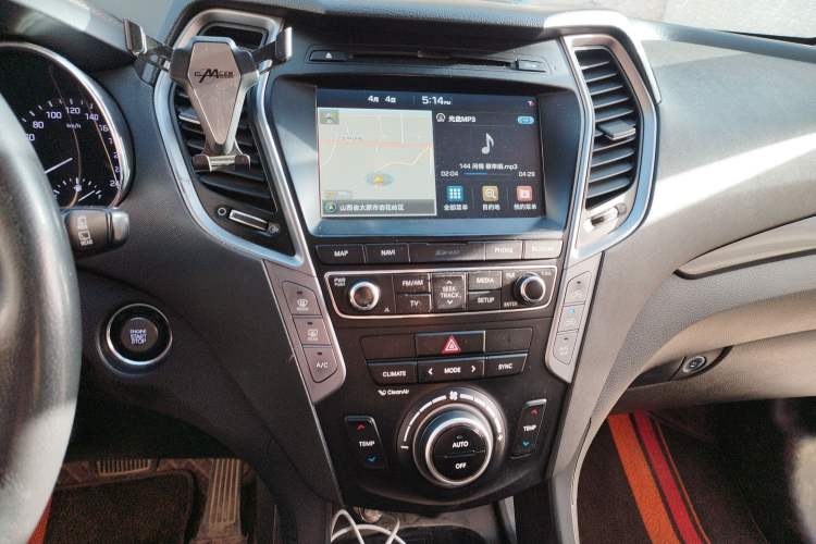 Used Hyundai Santa Fe 2017 2.0T Automatic All-Wheel Drive Smart 7-Seater