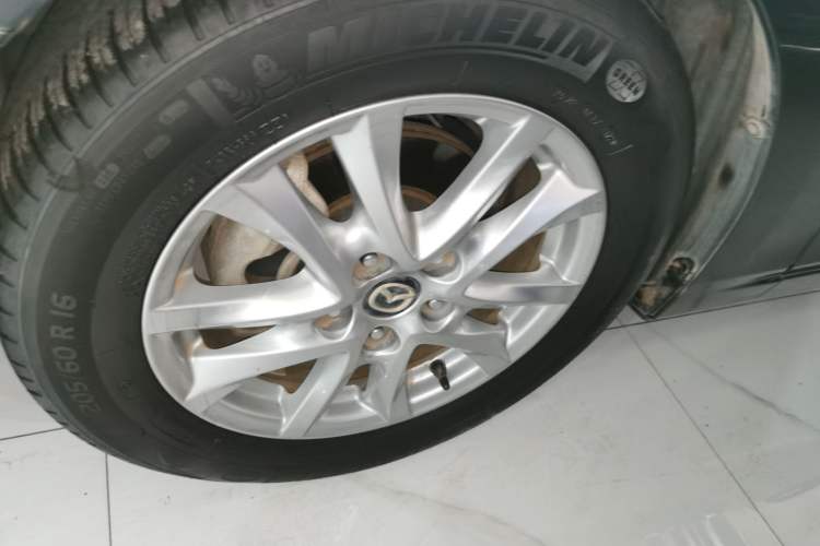 Used Mazda 3 Axela 2017 Sedan 1.5L Automatic Luxury Model Emission Standard China V
