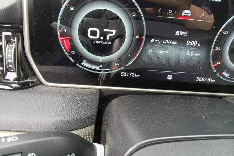 Used Hongqi HS5 2022 Revised Version 2.0T Smart Connect Flagship Edition Odometer Close Up