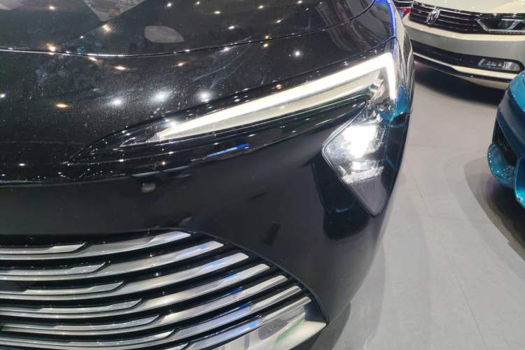 Used Buick LaCrosse 2025 28T Platinum Edition