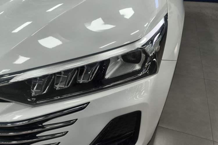 Used Bestune T77 2023 1.5T Automatic Luxury Model Left Front Headlight