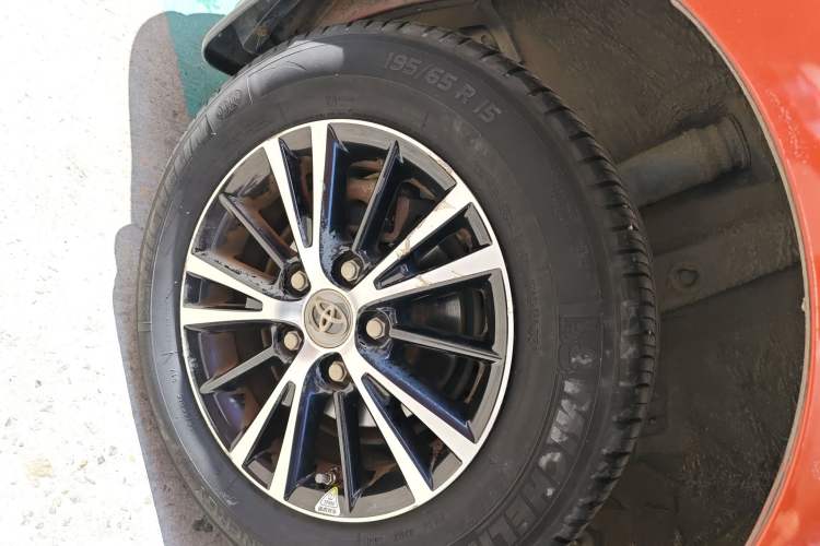 Used Toyota Levin 2015 1.6G CVT Orange Limited Edition Right Rear Wheel Hub